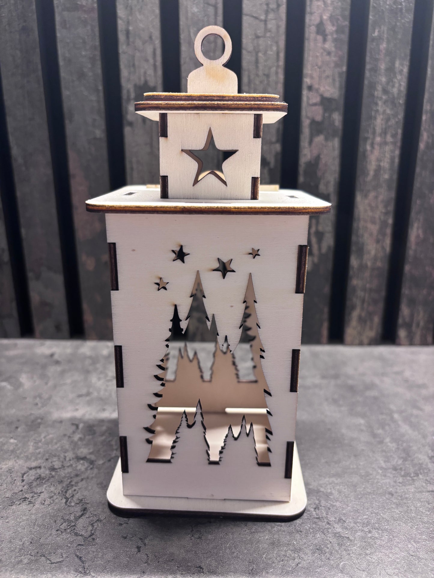 Lanterne til LED fyrfadslys Grantræer