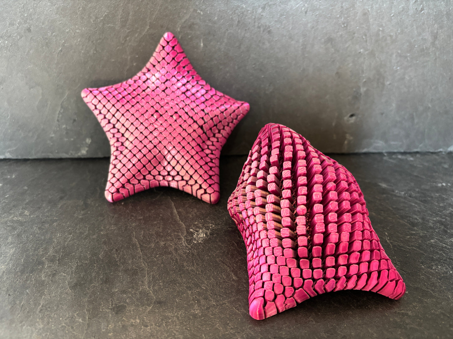 Betsie Fidget Søstjerne 12 cm Sølv/Rose-Rød